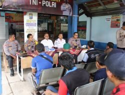 Curhati Kapolres, Sopir Bus Keluhkan Jalan Raya Sumenep Belum Aman dari Ranting Pohon