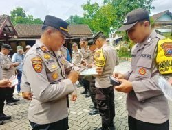 Tegakkan Disiplin Anggota, Kapolsek Tambakrejo Cek Kedisiplinan dan kelengkapan Surat Anggota
