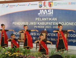 Tari Kreasi Geni Kahuripan UKM Kesenian Unigoro Meriahkan Acara Pelantikan JMSI kabupaten Bojonegoro
