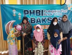 Di Acara Baksos, Ning Iah Ungkap Pentingnya Membaca Shalawat dan Berbagi Pada Sesama