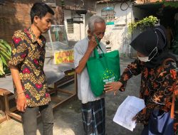 Datangi Warga Kelurahan Sidosermo Surabaya, Filantropi NBI Kembali Bagikan Ratusan Sembako untuk Masyarakat Sekitar