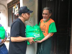 Sehari Pasca Idul Adha, Filantropi NBI Kunjungi Warga Kecamatan Gubeng guna Bagikan Ratusan Sembako