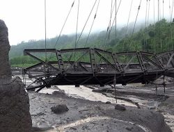 Banjir Menghatam Lumajang, 3 Jembatan Putus