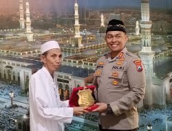 Dimutasi Ke Tulungagung, Kapolres Probolinggo Pamitan Ke KH Zuhri Zaini