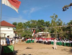 Wali Murid Ikut Upacara Bendera di Sekolah Nurul Jadid Batuputih