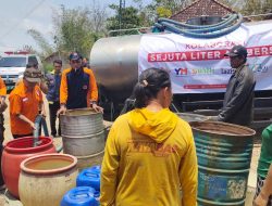 Kolaborasi FOZ Daerah Sejuta Liter Air untuk Bantu Warga Tulungagung