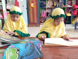 MENGEMBANGKAN MINAT BACA ANAK USIA DINI DENGAN MENGGUNAKAN BUKU CERITA BERGAMBAR