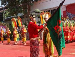 Terima Pataka, Bupati Fauzi Ajak Masyarakat Bangun Sumenep