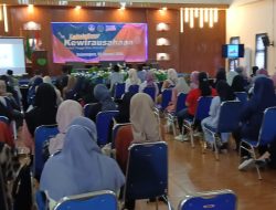 Dua Pengusaha Sukses Berikan Tips Kepada Seluruh Mahasiswa STIE Cendekia Bojonegoro