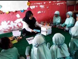 PERMAINAN KOTAK PINTAR MENINGKATKAN KEMAMPUAN KOGNITIF,BAHASA DAN MOTORIK HALUS ANAK TK DW KLAGEN,KEC. REJOSO, KAB. NGANJUK.