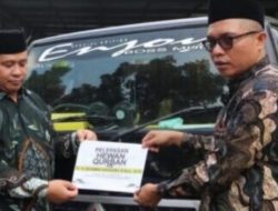 Teladani Nabi Ibrahim, Achmad Baidowi Serahkan Hewan Qurban di 13 Kecamatan