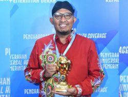 Pelayanan Kesehatan Terbaik, Bupati Sumenep Terima Pengharagaan UHC Kategori Utama