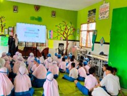 Tingkatkan Kesadaran Literasi: Mahasiswa UMM Melalui Kegiatan PMM Membagikan Teknik Membaca SQ3R