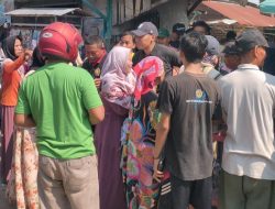 Aditya Halindra Faridzky Sapa pengunjung Pasar Prambontergayang