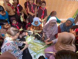 SDN Romben Rana Datangkan Guru Tamu dari Amerika