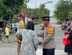 Kapolsek Ngambon Bersama Bhayangkari Ranting Ngambon adakan kegiatan Bakti sosial bagi Takjil