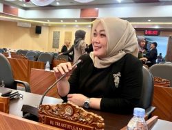 2 Raperda inisiatif DPRD di sahkan