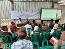 EMCL Bersama YDTI latih Masyarakat Rengel Terkait pembuatan Pakan ikan berbasis pengelolaan Sampah