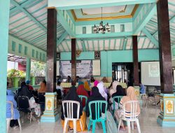 Kelompok KKN 08 Universitas Sunan Drajat Lamongan Adakan Seminar Personal Branding UMKM