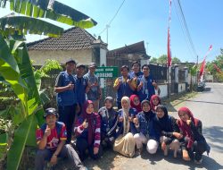 Kelompok KKN 08 Universitas Sunan Drajat Lamongan pasang Plang Dusun di Desa Bulurejo
