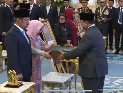 10 Tokoh Penerima Gelar Pahlawan Nasional; Mulai dari Gusdur, Soeharto hingga Syaikhona Muhammad Kholil