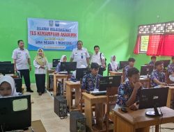 Kacabdin Monev TKA di SMA Negeri 1 Montong