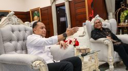 Wali Kota Surabaya Bantu Mahasiswa Bayar UKT Mahasiswa Prasejahtera