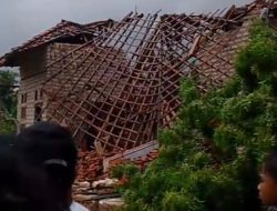 Cuaca Ekstrem, Pohon Besar Tumbang hingga Rumah Warga di Sumenep Rusak Parah