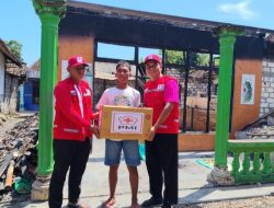 PMI Kecamatan Kedungadem Berikan Bantuan kepada Penyintas Kebakaran