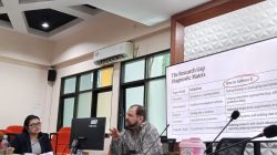 Ronald Lukens-Bull Kritik Gaya Menulis Akademisi Indonesia: Jangan Menulis untuk Pamer Pintar
