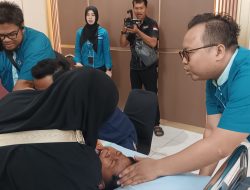 RS Graha Sehat Kraksaan, Gelar Khitan Bersama di Kafe, Hadiahi Peserta Mobil-mobilan