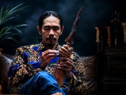 MBG: Malaikat Berjubah Gelap