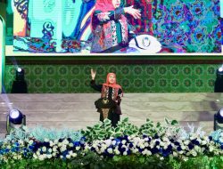 Khofifah Lantik PW IPPNU Jatim 2026–2029, Dorong Kader Adaptif dan Berkarakter