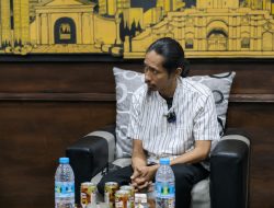 Jaksa dan Polri Bugil di Tengah Jalan