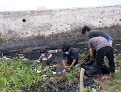 Jaga Ekosistem Sungai, Pena Hijau dan Greeneration Gelar Aksi Bersih Sampah di Paiton